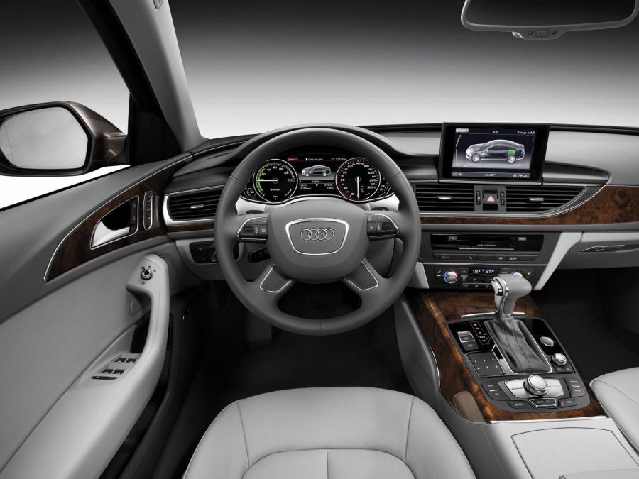 Торпедо Audi A6 L e-Tron Concept (4G, C7) 2012 года  (фото 17 из 17)